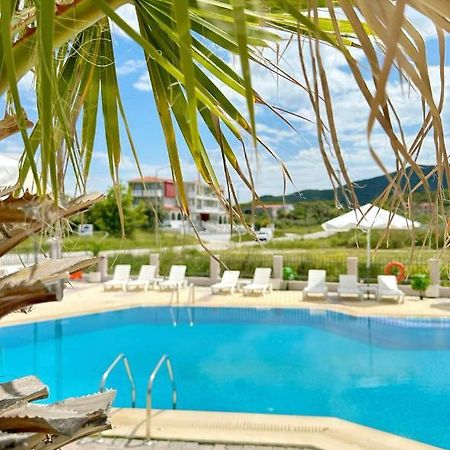 Hotel Palmera Сарті Екстер'єр фото