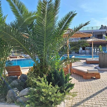Hotel Palmera Сарті Екстер'єр фото