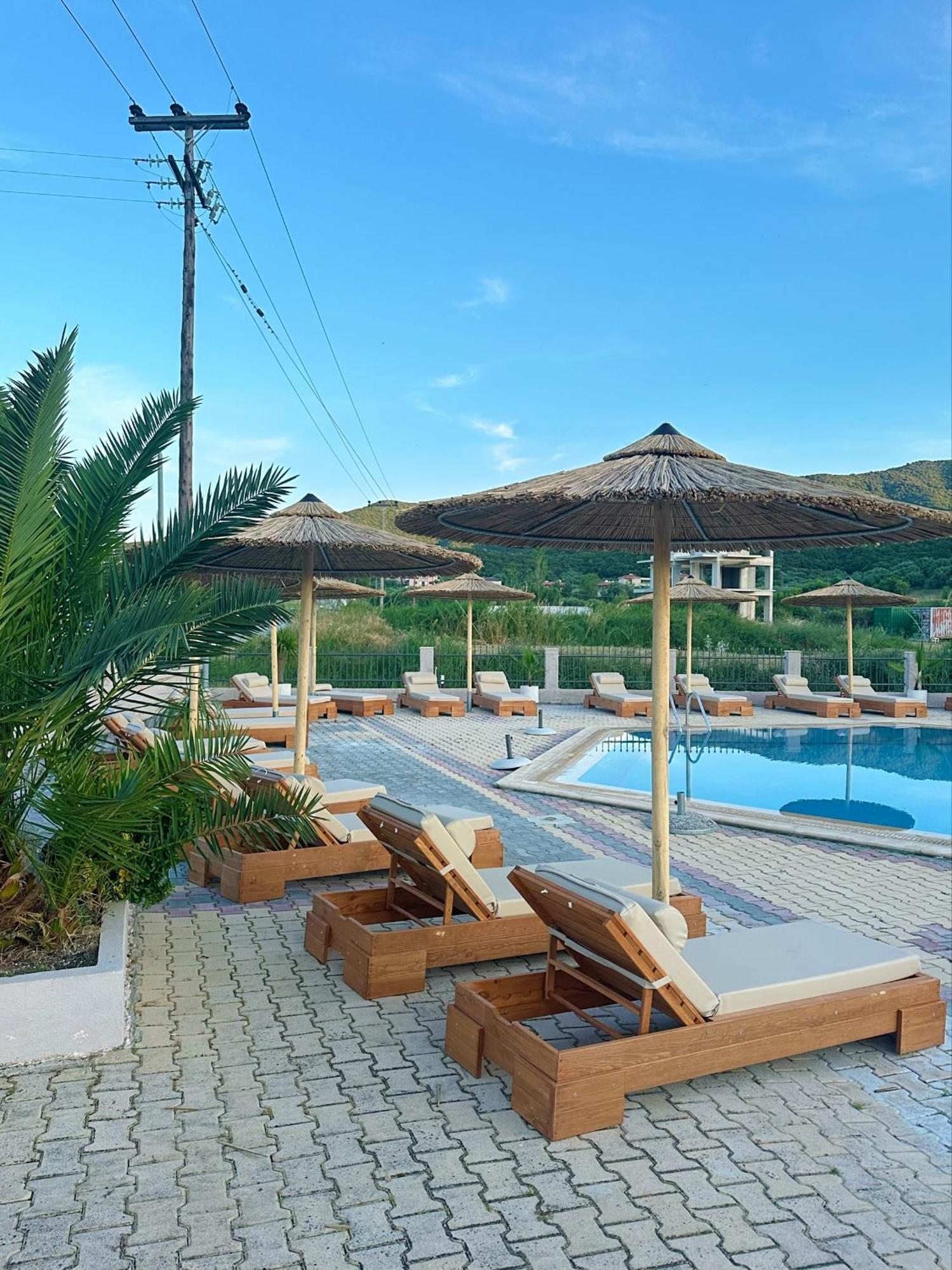 Hotel Palmera Сарті Екстер'єр фото